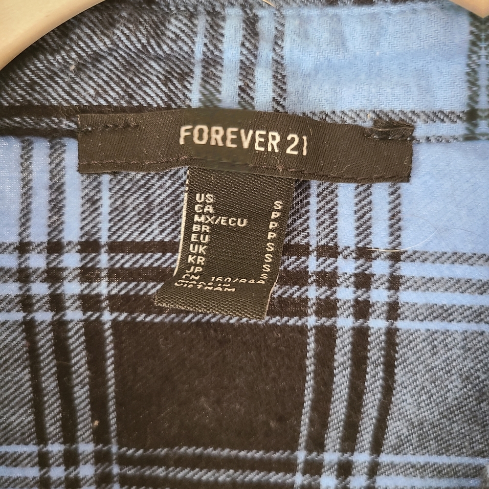 Cropped flannel button down - Picture 2 of 3